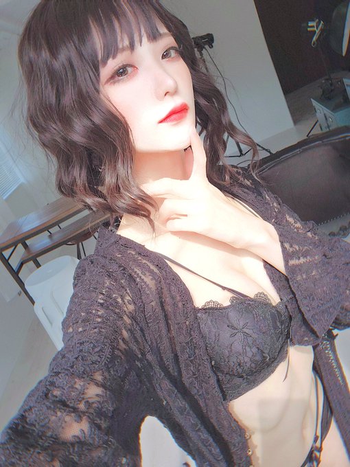 コスプレイヤーしろさきのTwitter画像34