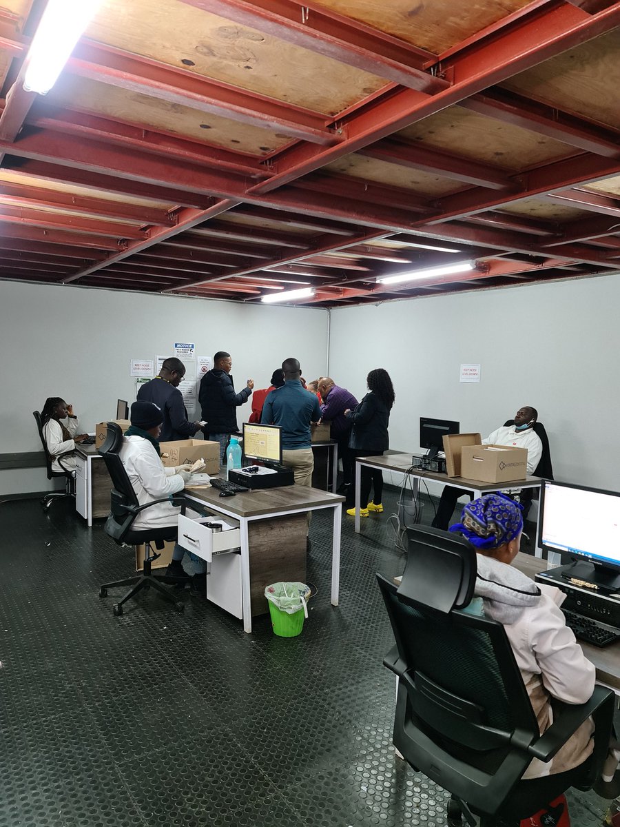 CapricornFMNews's tweet photo. #DigitalFiling Workers in the quality control room verify the accuracy of information that has been captured from the patient files, such as ID numbers and names. MDM https://t.co/iYrCnaBS5m