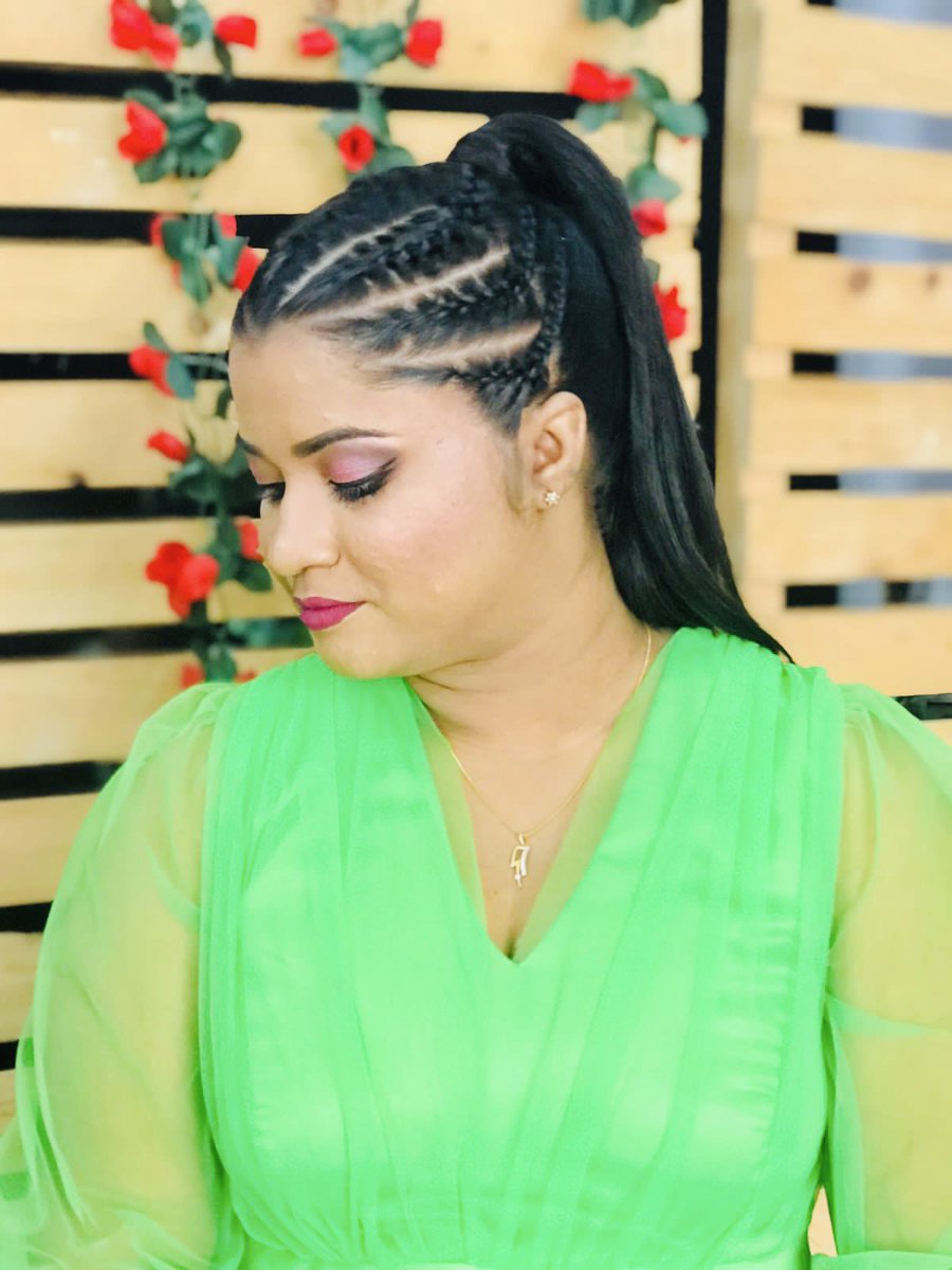 tharushing's tweet photo. Feeling royal with Green 💚  #Green #GreenDress https://t.co/Xq80Aqysdc
