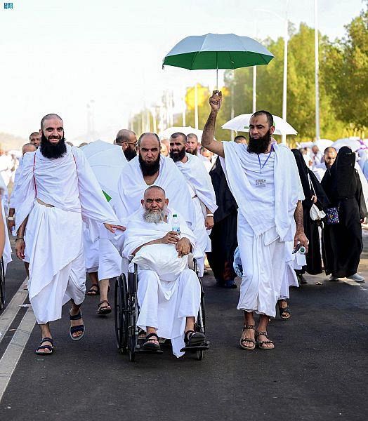 Beautiful Thread of Images of #Hajj1443