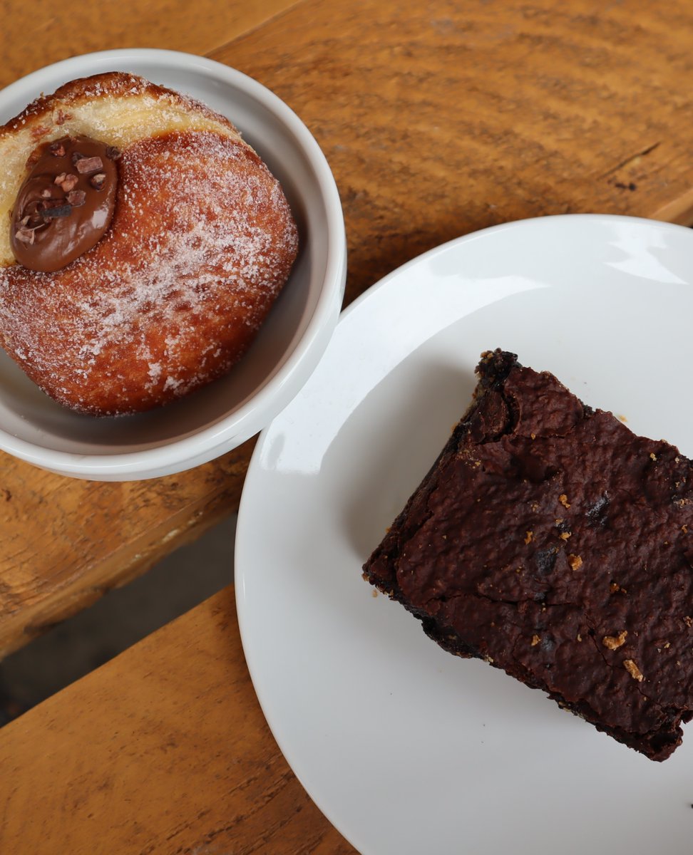 TheWorkstation_'s tweet photo. With locations close to our Harpenden and St Albans business centres, The Pudding Stop is a great spot for a Friday treat or two! 😍

#theworkstation #thepuddingstop https://t.co/vAGiWn4W9J