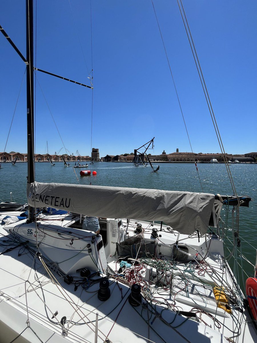 SaloneVenezia's tweet image. 🌊 Regata di #waszp nella bellissima cornice dell'Arsenale di Venezia, tappa conclusiva del #NastroRosaTour 2022!

⛵ Il giro d'Italia a vela é durato 28 giorni e si concluderà questo pomeriggio a #Venezia con le premiazioni di tutte le categorie!