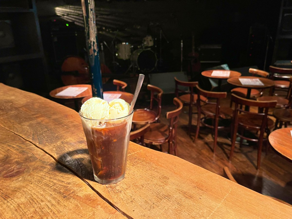 xxxgodktyxxx's tweet photo. MANDA-LA 2でコーヒーフロート☕️🍨
この後20:45~白鳥凰です🦢🦢🦢
#吉祥寺
#mandara2
#各種フロートあります https://t.co/CQpDeWkZeU