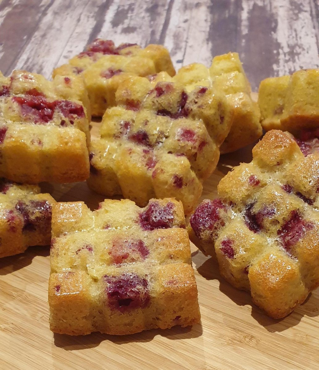 ymcecile69's tweet photo. Voilà de délicieux biscuits madeleine à la framboise.

Parfaits pour le goûter. Ils restent moelleux grâce à l'huile d'olive utilisée dans  la recette.

Vous trouverez donc ici la recette en PDF imprimable e... #guydemarle https://t.co/WRC8PpyNM2 https://t.co/6ikgU0uC9j