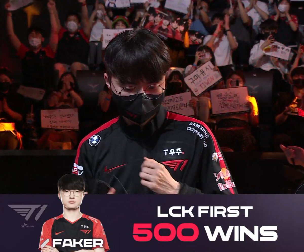 lolesports's tweet photo. 500. https://t.co/R53JQTdOLM