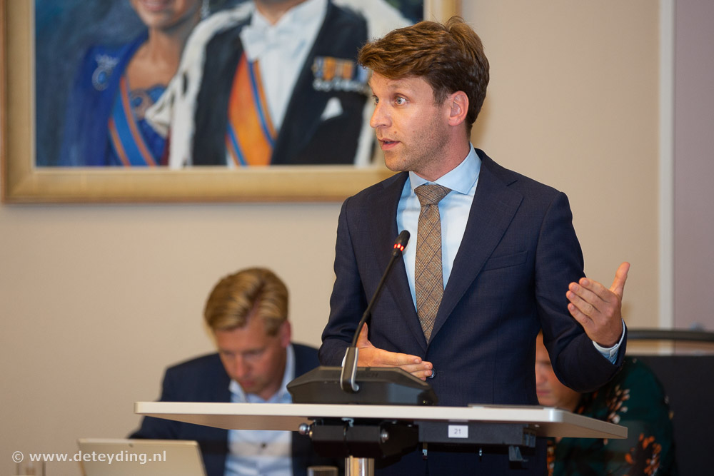 Niet normaal maken, wat niet normaal is. Belangrijk dat raad <a href="/gem_teylingen/">Gemeente Teylingen</a> unaniem uitspreekt dat een 'Mein Kampf-vlag' hijsen in combinatie met rode boerenzakdoek, onnodig pijnlijk en kwetsend is. Je recht halen mag, maar ga geen grens over. #Teylingen 

deteyding.nl/voorhoutse-mei…