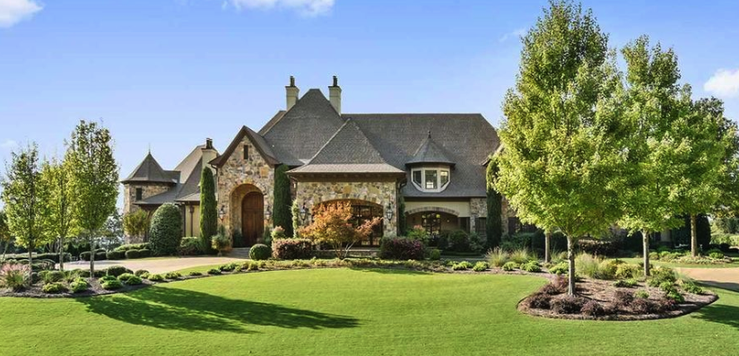 MightyGreenLawn's tweet photo. The best way to keep weeds from popping up in between all of your flowers and shrubs is to use a carefully timed pre-emergent and post-emergent schedule.  Contact our weed control experts today for a free estimate!
#mightygreen #lawncare #lawntreatment #weedcontrol #lawntips https://t.co/JUuVhJFIVn