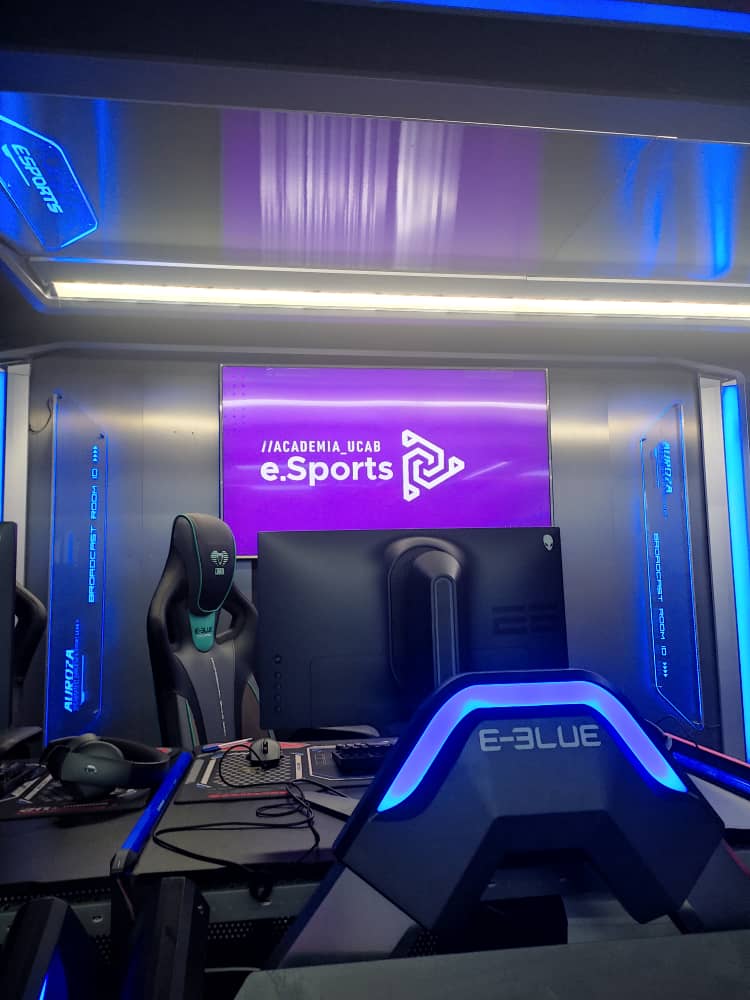 economiaucab's tweet image. Nueva academia e-Sports UCAB 🎮💻

📍Ubicada en el Edificio Cincuentenario, Piso 1. 

Podrás conocer más sobre los e-Sports, las mejores técnicas para jugar en línea y formarte como Gerente en esta área.

Regístrate en su página web: esports.academiasucab.com