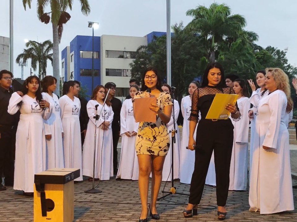 bienestarug's tweet photo. En la Plazoleta de Integración Estudiantil se realizó la primera edición de los Jueves Culturales, un espacio para los estudiantes de la UG dónde presentan sus talentos. Evento organizado por @bienestarug que incentiva el arte, música, cultura y danza. https://t.co/sxxmYAg3F3