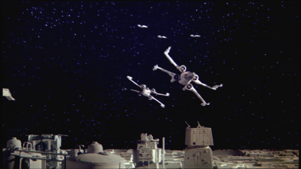 adywan's tweet photo. @BFrannister @StarWarsVisComp Sorry, but i hate to tell you, this footage is from a trailer. And it was originally cropped that way. Here's a snapshot from both the doc and the trailer that can be found here: https://t.co/4085V9ACn0(at about 0.58). It's the same footage used https://t.co/UKK4VbkbyY