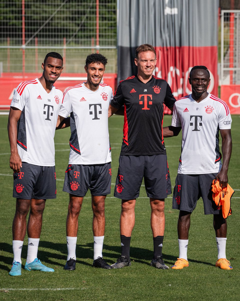 🚨 Bayern Munich's new signings with Julian Nagelsmann.

(📸 <a href="/FCBayern/">FC Bayern München</a>)