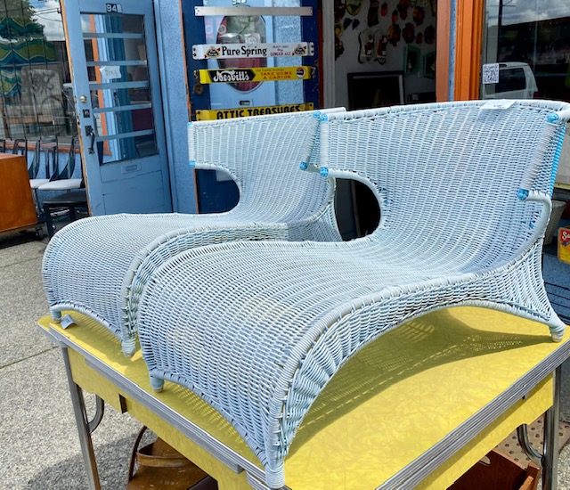 AtticTreasuresV's tweet photo. Vintage IKEA Savo by Monika Mulder indoor/outdoor lounge chairs || $399 pair || L 18β D 32β H 19β @AtticTreasuresV
#vintagefurniture #buyandsell #midcenturymodern #MCM #antique #retro #interiordesign #vintagevancouver #vancouverfurniture #retrofind #ikea https://t.co/RbrKgDijDz