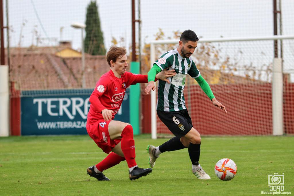 CFPeralada's tweet image. 📝 El migcampista de Lloret de Mar, va jugar la temporada passada 32 partits, convertint-se en un fix indiscutible al camp.
Pol, que va arribar l’any passat procedent de l’@UEFigueres, havia jugat abans unes quantes temporades tant a #3adiv5 com a #2B amb l’@UELlagostera. 💪🏼💚🤍