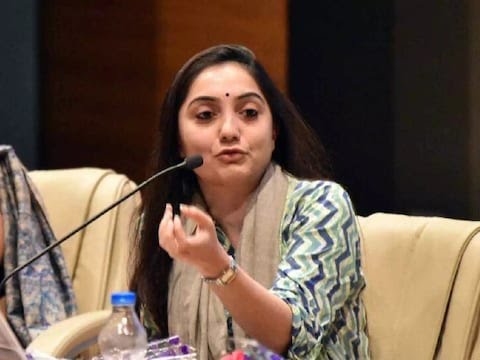 Sultanpuriaa's tweet photo. Two hacker groups #DragonForceMalaysia'&'#HacktivistIndonesia' initiated a cyber war against #India over #NupurSharma incident, also appealed to #MuslimHackers from all over world for the same
#SupremeCourt be like-“She is solely responsible for this act”
#Hacker #cyberattacks https://t.co/Vdt6hual3B