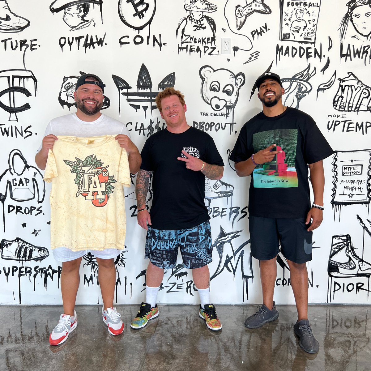 TheHypeSection's tweet photo. Thank you, 904 PopUp, for coming by! As Jacksonville’s premier sneaker boutique, we aim to spotlight local brands such as @8103clothing. https://t.co/wDybsZjbVQ