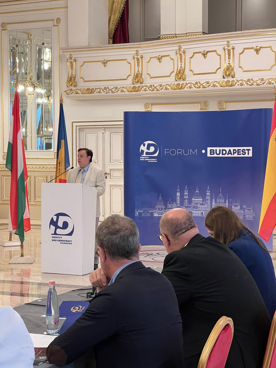 JFJalkh's tweet photo. 🇭🇺 Intervention à #Budapest sur le thème : « Il y a-t-il un déficit démocratique dans l'Union européenne ? ». https://t.co/ZBOOqzdU9r