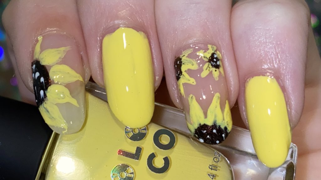 createcristin's tweet photo. using some banana hacks @holotaco https://t.co/re0LqQqFYh