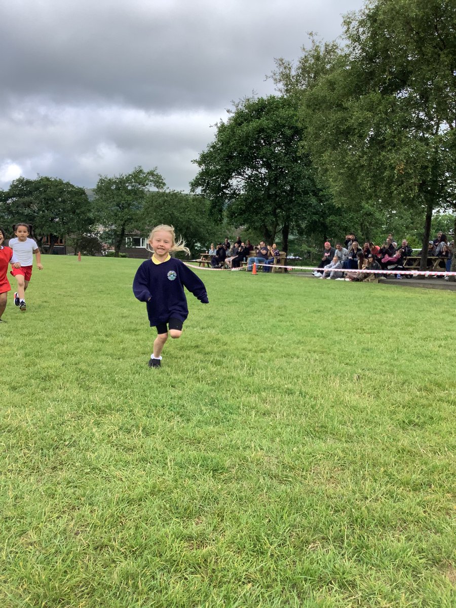 Balladenprimary's tweet photo. Reception class had the best sports day ever! π Thank you to all those involved in organising. We all had an amazing day. #sportday2022 #active #healthy #fun https://t.co/g2YmEWxD3C