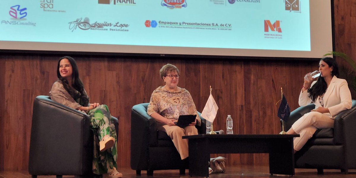 gtavera's tweet photo. #DíadelAbogadoANADEYucatán

En la miy ponencia de la Ministro en retiro Margarita Luna Ramos.
Ética del Abogado.

"La gente pone en la mano de los abogados, sus derechos su patrimonio..." 

@AnadeYucatan_ @ANADEcolegio https://t.co/Gygq7xpRQq