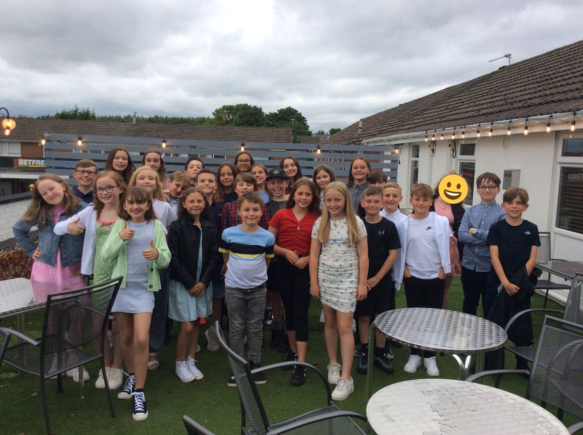 HolyFamilyYear6 tweet media