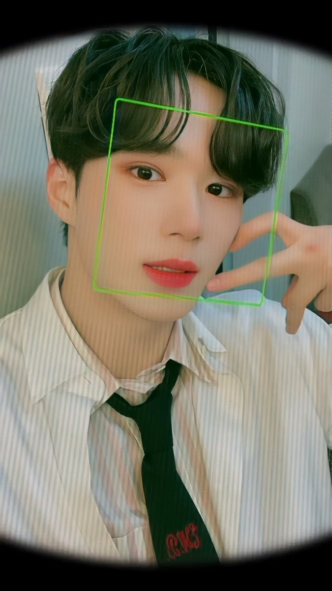Tufu_rui's tweet photo. Two selfie lovers๐ญ
#RSD #ruiselcaday #weirui #cutieselcaday @WEi__Member @WEi__Official https://t.co/EHnkz4L9B7