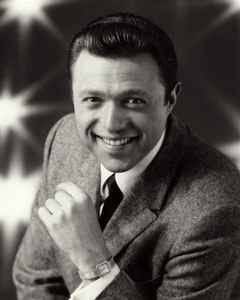 Happy birthday Steve Lawrence. My favorite film with Lawrence is The yards. 