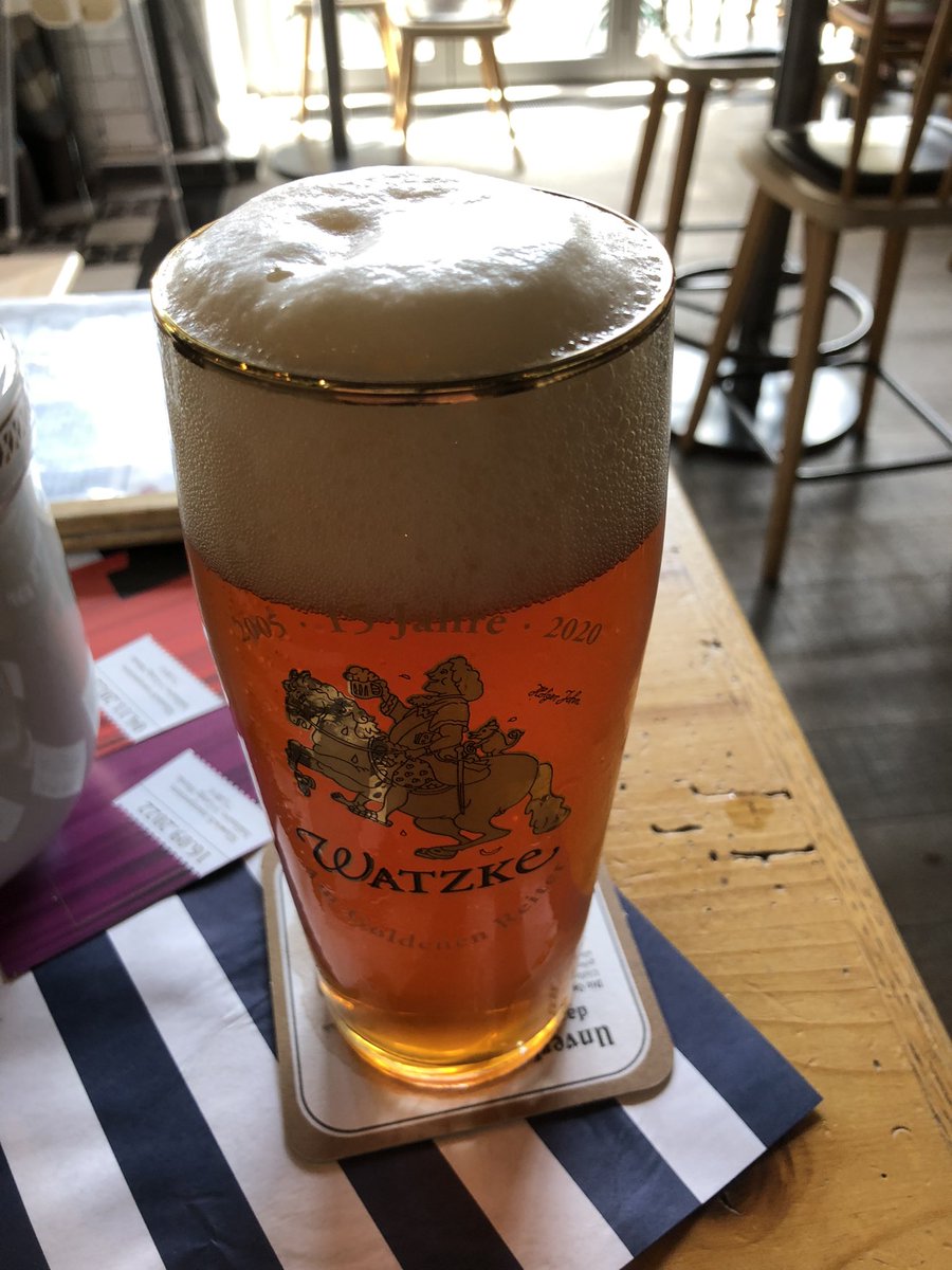 ufleku2's tweet photo. Bin momentan Füße 🦶 kühlen 😉
Der #TL noch einen schönen Abend gewünscht 😊
#watzke #amring https://t.co/8qbIkRcQO0