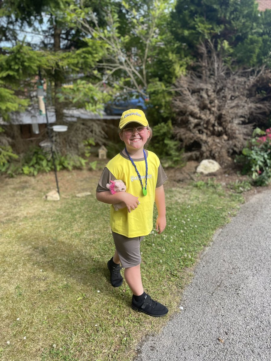 Anjelcakes's tweet photo. Look who is all ready for her first Brownie Guide holiday! @AbbeysL4 @AbbeyLearning First ever weekend away from home and what a fab way to spend it! #adventuretime #brownieguide #teamabbey #newskills #developingindependence https://t.co/ddFYGULdQo
