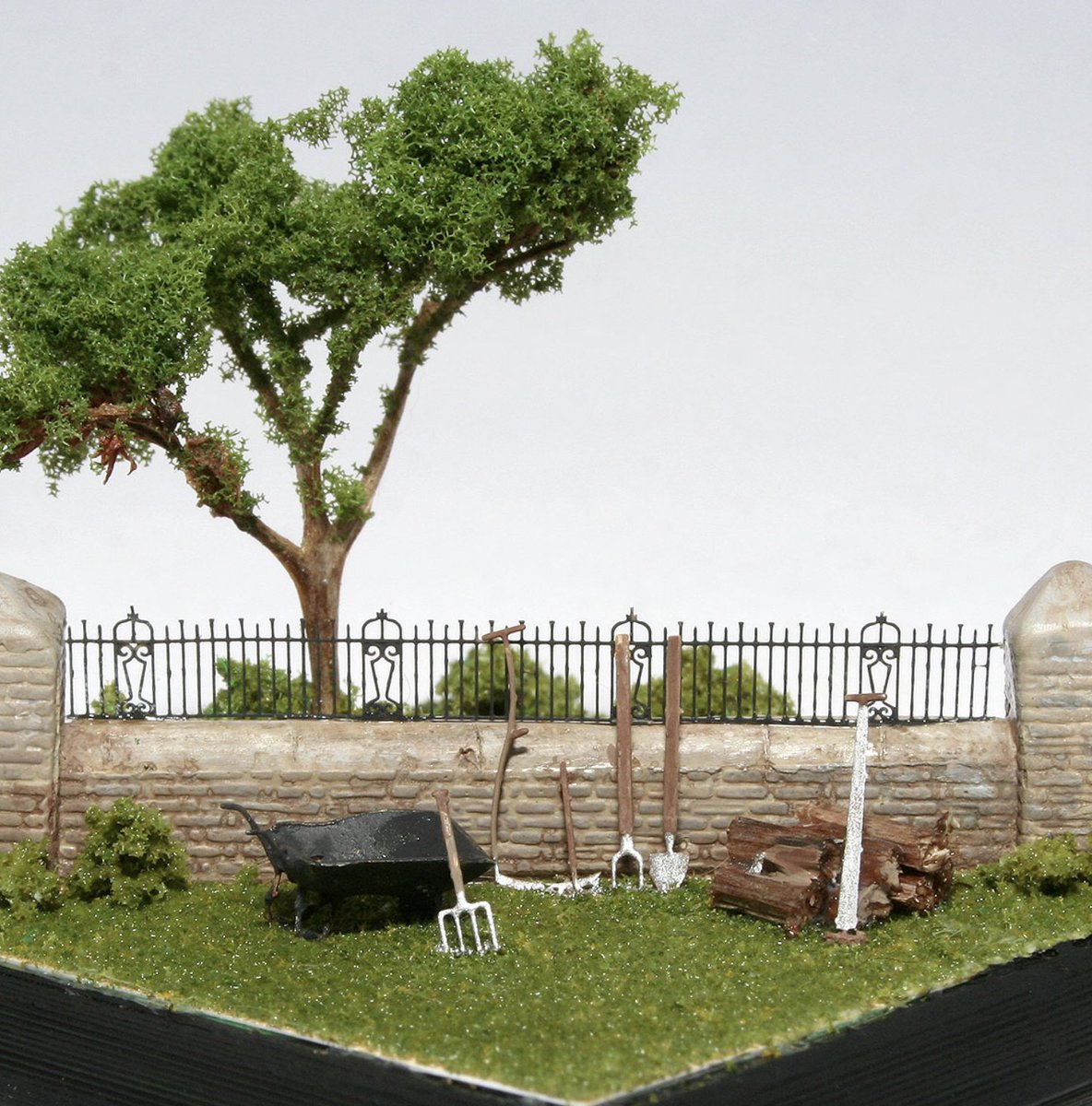 In the small business spotlight this week it's @peediemodels_hampshire 🌟Paul Tyer has over 40 years experience in model making and now runs one of the UK's leading independent model design and manufacturing companies in the UK! Such a cool business with amazing craftsmanship 👏