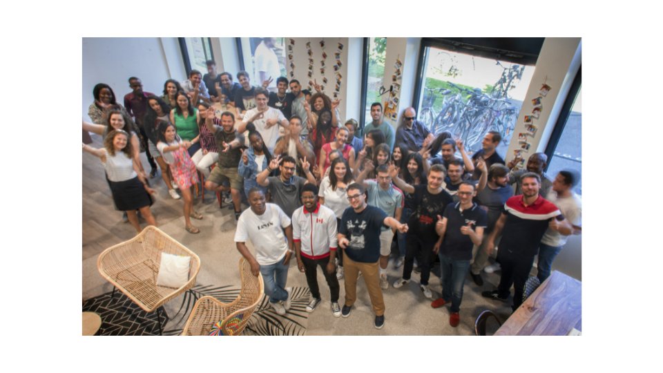 L'été sera chaud l'été sera beau 🤩🏝️ surtout aux côtés de nos nouvelles promotions Apollo 51 et Spoutnik 17 ensoleillées 😁 51 nouveaux apprenants déterminés à ne pas faire la farniente sur la plage cet été mais investir pour leur avenir, bon courage à deux ! 👏 #formation