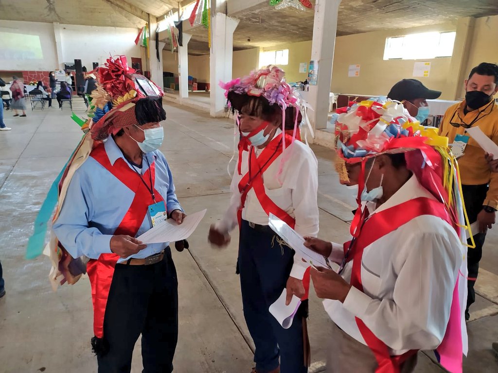 🌳🙋🏻‍♀️¡Ya estamos en el 1° Encuentro Regional de Defensoras y Defensores de los Bosques y el Territorio, en Chignahuapan!

Las comunidades de la Sierra Norte de #Puebla llaman a defender los #DDHH y el medio ambiente frente al extractivismo y la sobreexplotación.👊🏾📢

👇🧵