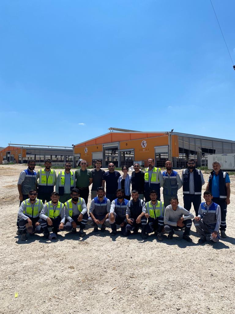 voltaenerji's tweet photo. Fimar Holding bünyesine 2012 yılında katılan Bakraç Süt; Amasya’daki fabrikasında, günlük 300 ton çiğ süt işleme kapasitesiyle üretimini gerçekleştirip, Türkiye genelinde ve yurt dışında sektöre öncülük etmektedir. https://t.co/vORaGlBbbq