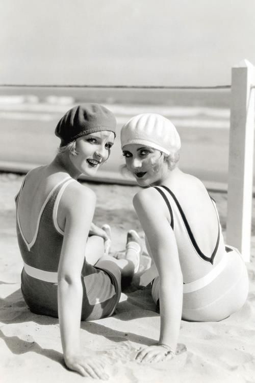 Vintagephotos On Twitter 1920s Beach Babes