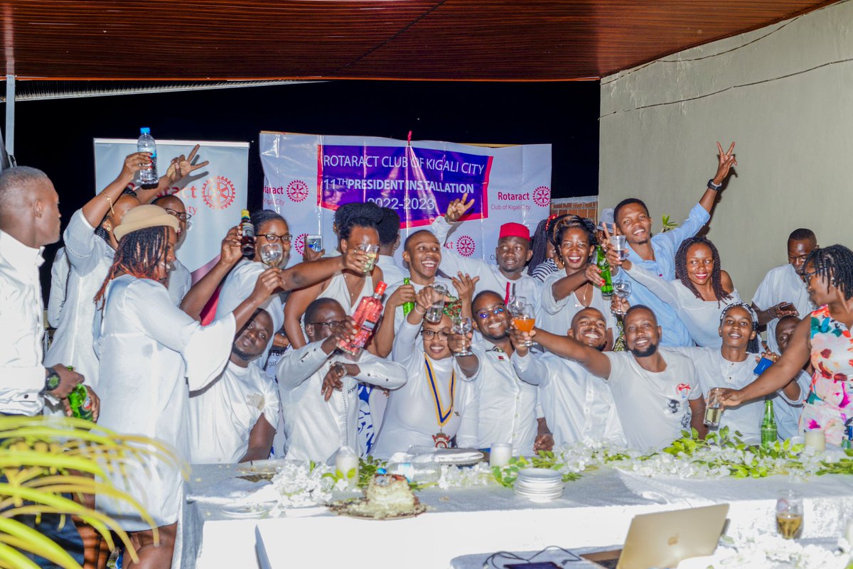 homiz_moha's tweet photo. @RCkigalicity @AliceMutesi1 @BushenyiBouy @Otangocinge @Iradukunda99 @Am_Twinamatsiko @wanelobarogers @Fatir256 Rotary is my happy place https://t.co/f4Hw4tgGS8