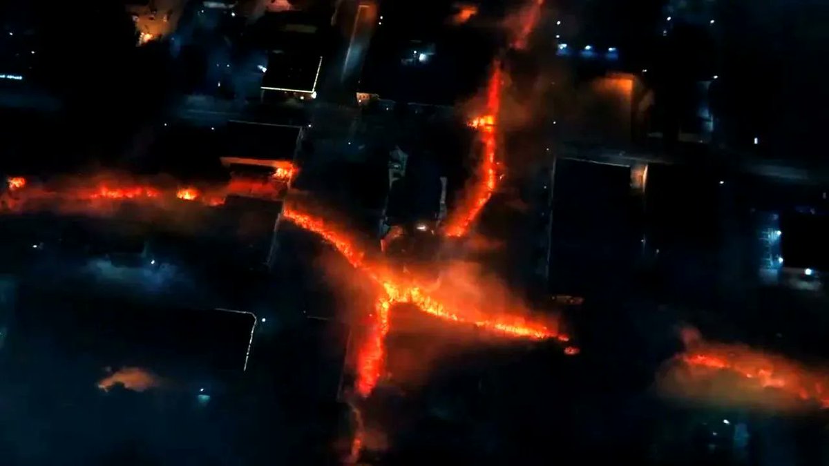 StrangerNews11's tweet photo. 4 KILLS. 4 GATES. END OF THE WORLD. #StrangerThings https://t.co/aysQi4OHsE