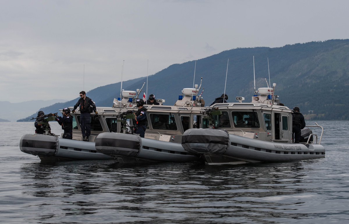 ForcesCanada's tweet photo. ⚓ Un aperçu des activités de la Réserve navale des Forces armées canadiennes!
Des membres ont participé à un entraînement de l’équipe de sécurité navale au lac Okanagan au début du mois. (🐉Ogopogo n’a pas été aperçu…cette fois-ci…)
📸: mat 1 Valerie LeClair #MesFAC https://t.co/3KIIijDYwy