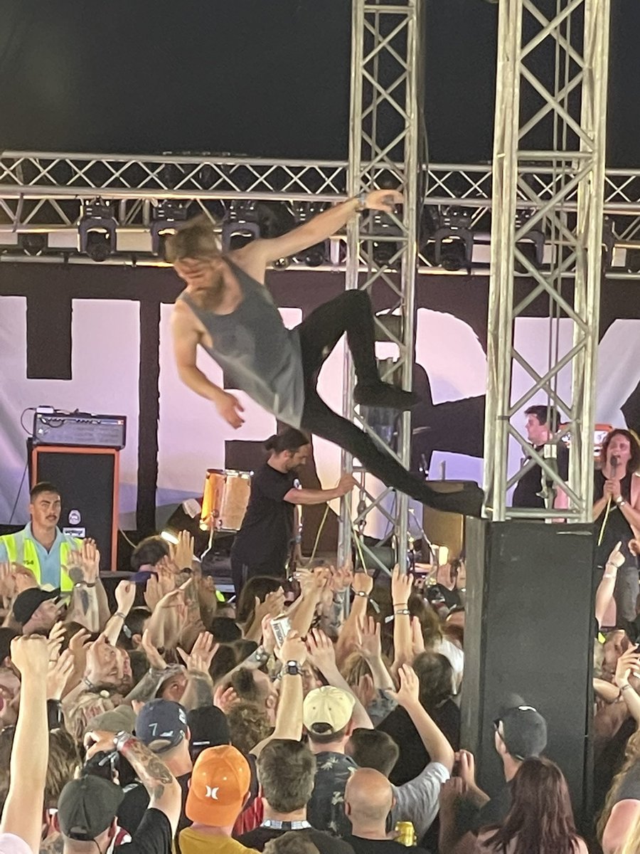 The Cave at <a href="/2000trees/">2000trees Festival</a> is no more, destroyed by <a href="/abandcalledHECK/">HECK</a>