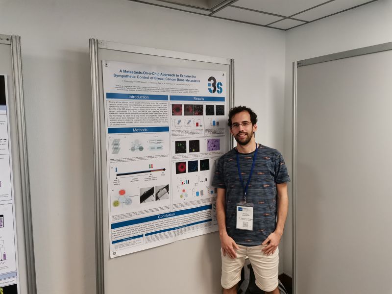 nesk_group's tweet photo. Francisco Conceição, NeSk PhD Student, was present at the 4th EUROoCS Annual Meeting, @euroocs,and shared part of his PhD work during the Poster Session.
#metastasisonchip #breastcancerbonemetastasis #sympatheticsignalling #NeSk #PhD https://t.co/p2TBk4AvPR