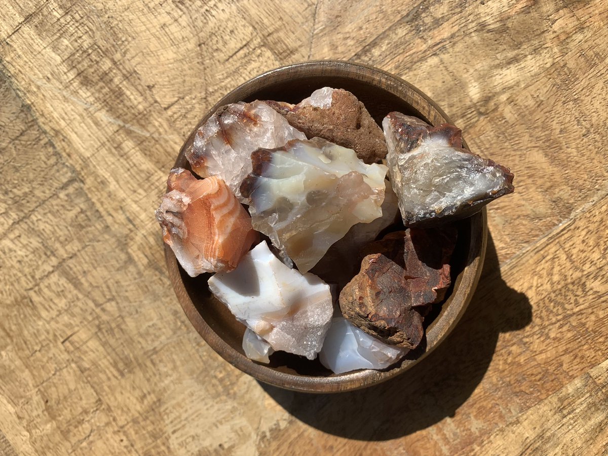 casswraps's tweet photo. happy friday! 🤩 orders going out tomorrow https://t.co/KHvqTg1N9S https://t.co/UDB7B1Kl9f