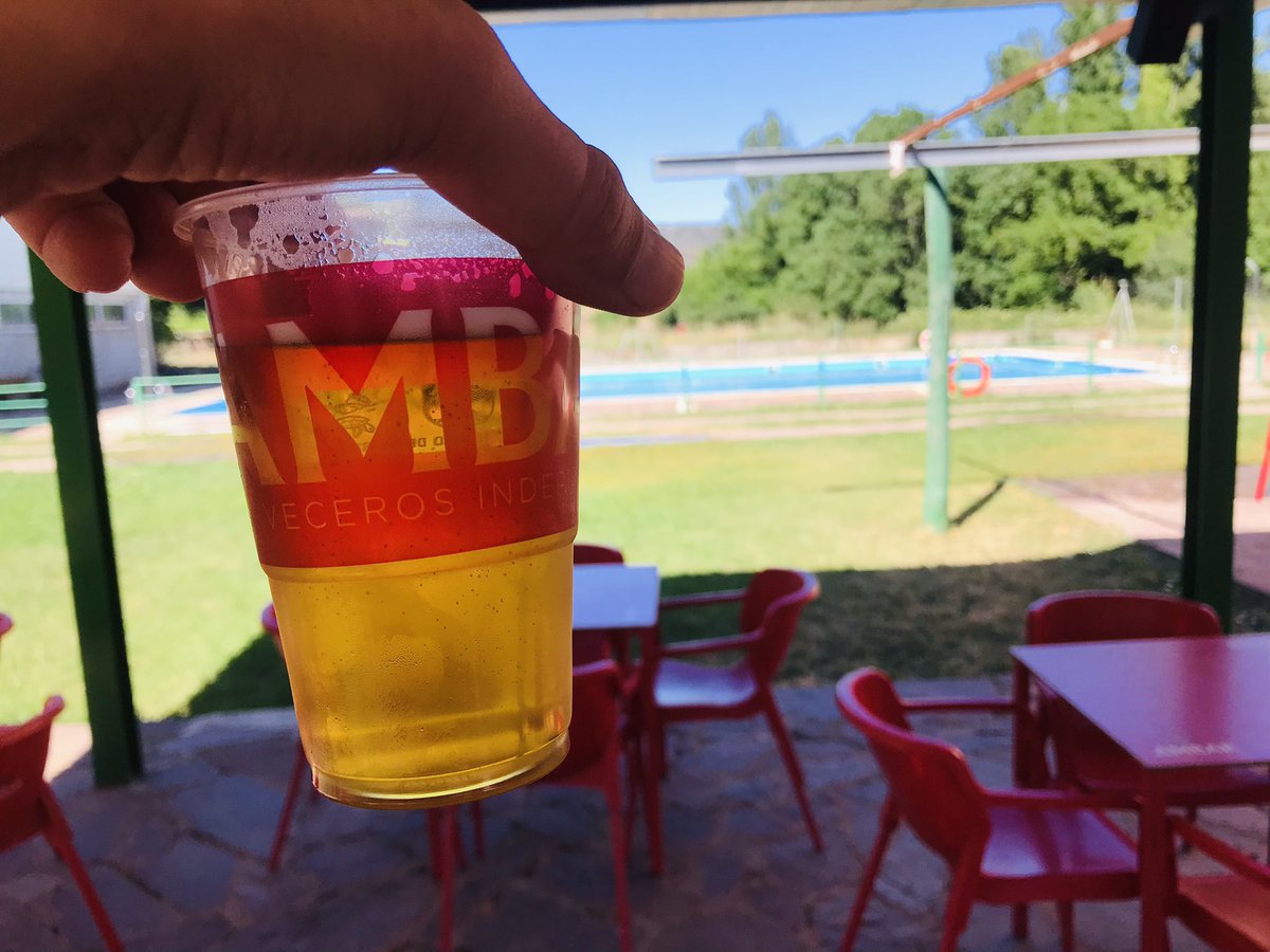 El_Baturro's tweet photo. Inaugurada la piscina fría fría para este verano en #Calcena ciudad de vacaciones https://t.co/RaxzL6sw8c