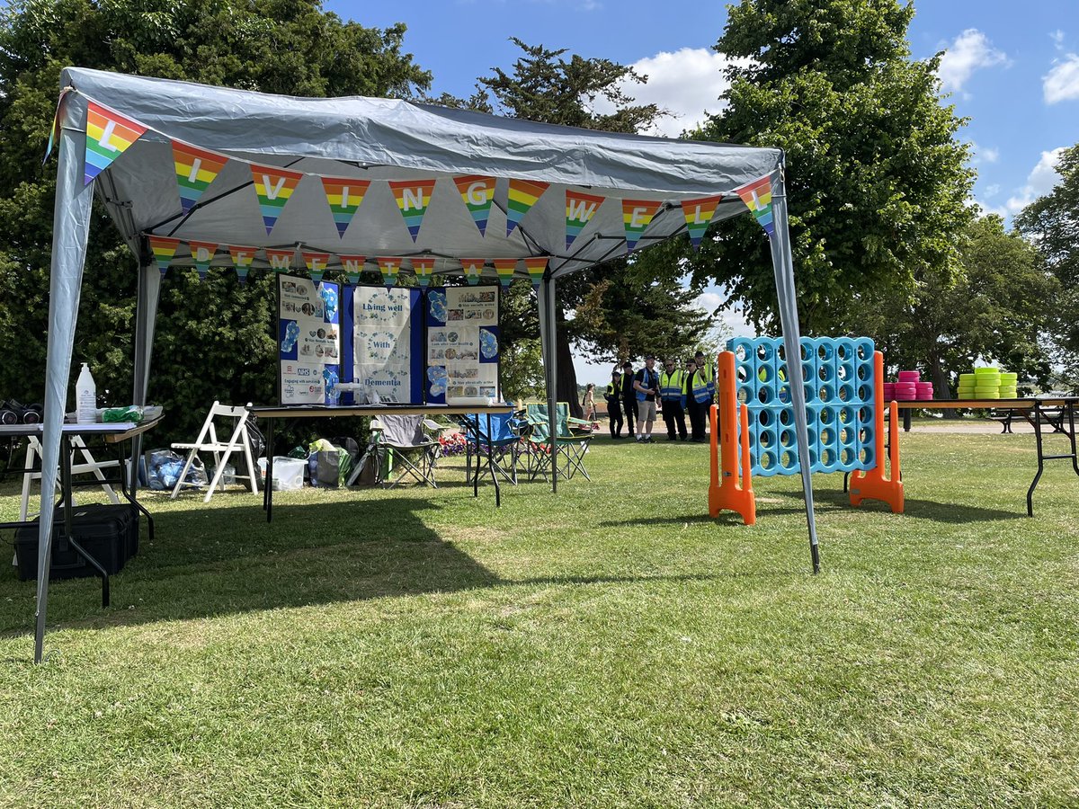 BethanySulliOTA's tweet photo. Joining the dementia service on my first placement down at Maldon Ufestival. We’re here promoting well-being. And living well 😁😁📸 #dementia #mentalhealth #nhs #epunft @SarahSpracAHP @SarahWatsonOT https://t.co/DEpm4nCyCy