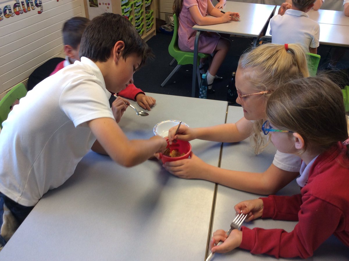 This morning, Year 3 and 4 have been completing their Wow Week cooking activity! We have been making vegetable patch hummus from scratch. The children have crushed, mixed and smoothed the ingredients to form a lovely dish! #healthandwellbeing <a href="/stjs_staveley/">Saint Joseph's</a> <a href="/MIssBai69392016/">MIss Bailey</a>