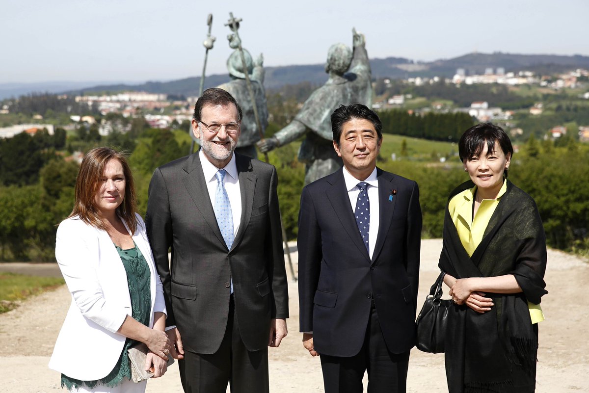 Conmocionado por el brutal asesinato de Shinzo Abe. Recuerdo su visión política, su compromiso por la modernización de la sociedad japonesa y los buenos momentos que compartimos en Tokio y en Santiago de Compostela con nuestras mujeres. Mi mas sincero pésame a su familia.