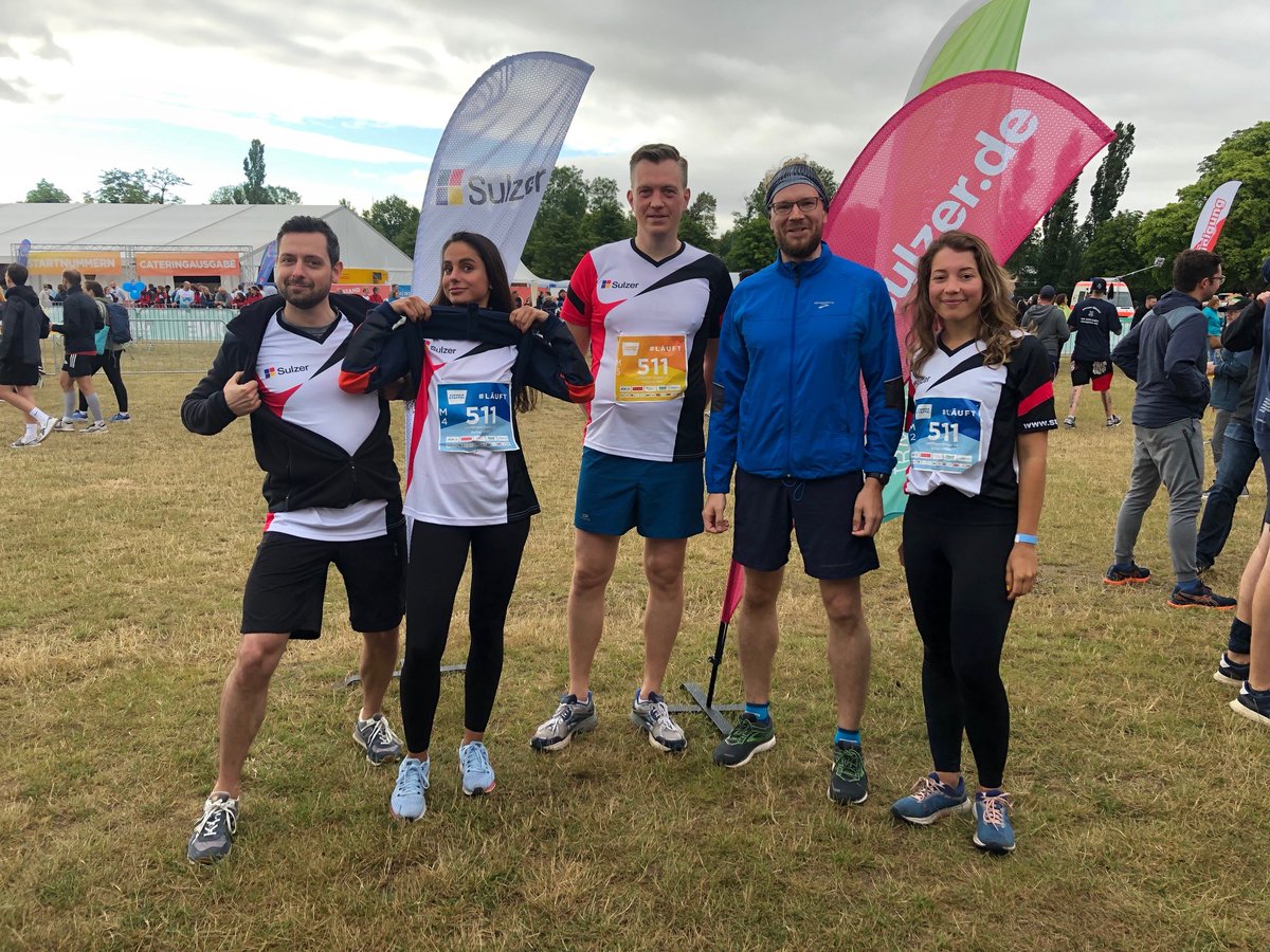 SulzerGmbH's tweet photo. Mit stolzen 1. 112,5 Trainingskilometern in den Beinen🏃‍♀️🏃gingen wir gestern mit vier Teams bei der großen Abschlussveranstaltung von @firmenstaffel im Elbauenpark in #Magdeburg an den Start. Unsere Läufer*innen machten beim Staffellauf über 5 x 3 Kilometer richtig Tempo. https://t.co/1upWYLnFFB