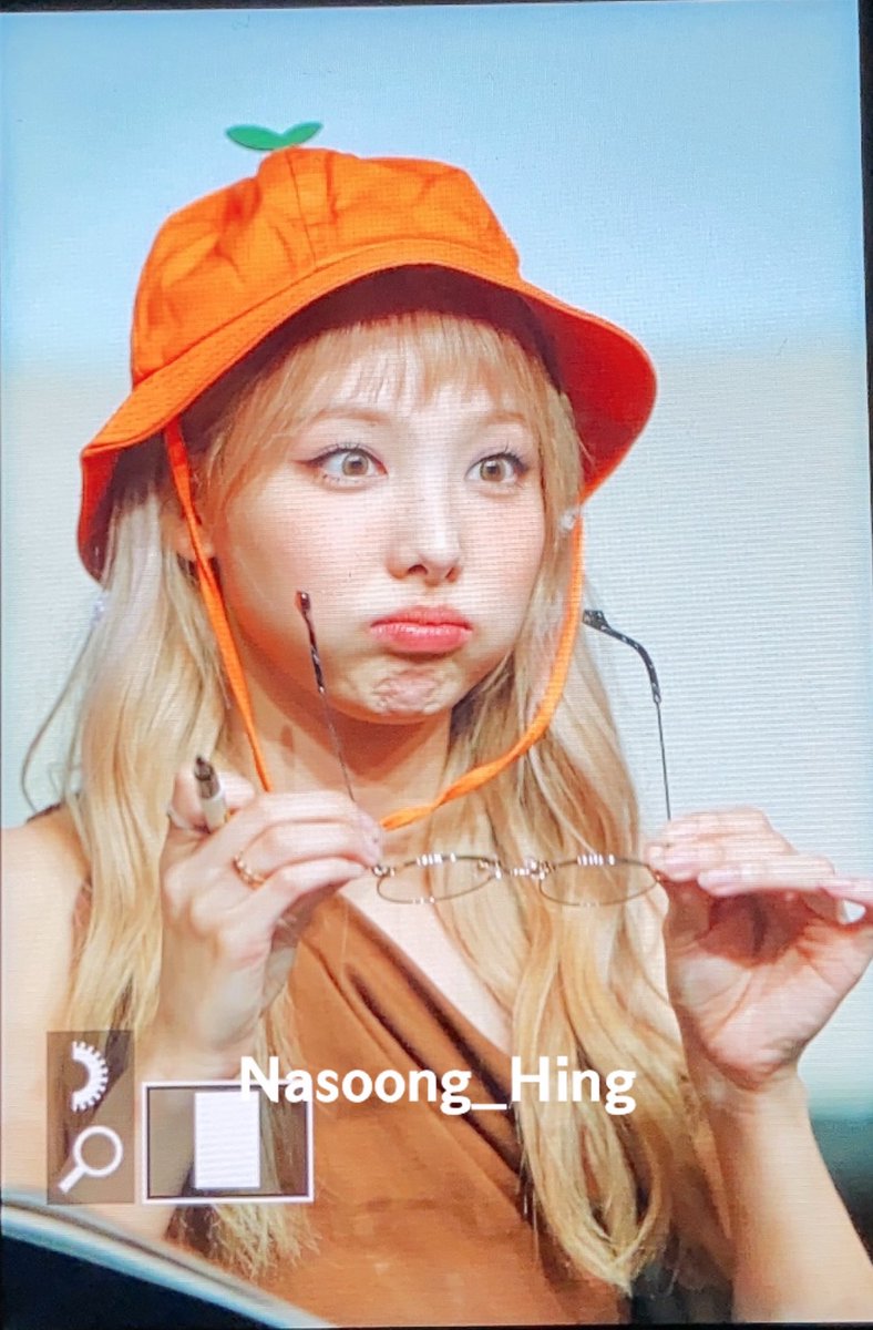 Blueming_922's tweet photo. 220708 처피뱅나여니 🐶💙
#트와이스 #TWICE 
#나연 . #NAYEON��  #ナヨン https://t.co/rddVEq00lp