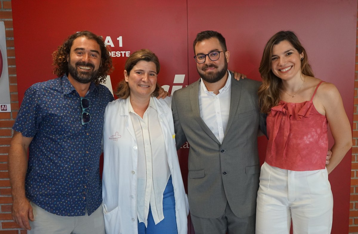AreaUnoArrixaca's tweet photo. 🎓🩻El médico de Radiodiagnóstico, Antonio Navarro Baño, defiende su tesis “Nueva técnica para realizar uretro-TC y uretro-RM: el método Clamp", con resultado sobresaliente cum laude. 
🏅Doble enhorabuena hoy para el servicio de Radiodiagnóstico de la Arrixaca #Area1Arrixaca https://t.co/bL2gJnLjcA