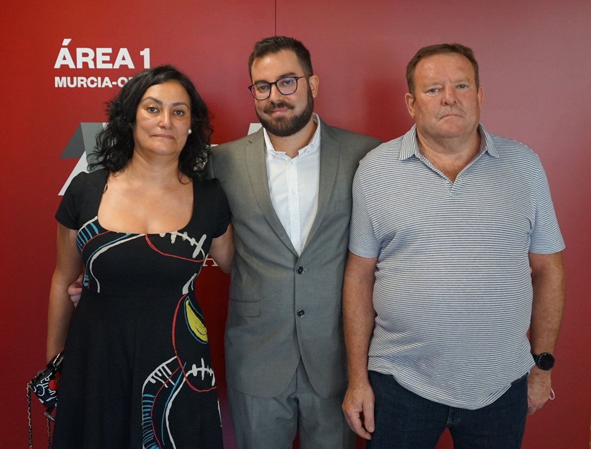 🎓🩻El médico de Radiodiagnóstico, Antonio Navarro Baño, defiende su tesis “Nueva técnica para realizar uretro-TC y uretro-RM: el método Clamp", con resultado sobresaliente cum laude. 
🏅Doble enhorabuena hoy para el servicio de Radiodiagnóstico de la Arrixaca #Area1Arrixaca