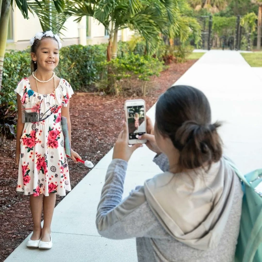 Parents, lets stay connected! 📲 📨 Now is a great time to check your students S.I.S. account to make sure all contact info such as: email addresses, home addresses, and phone numbers are up-to-date before the new school year begins!