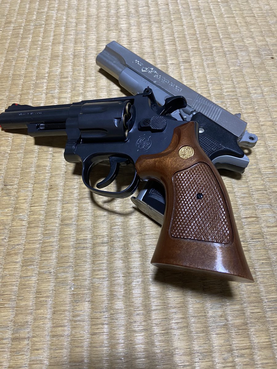 QTips6's tweet image. オモチャのM-19とダブイーで
独り楽しく過ごす…？
THE HANAkIN❤️