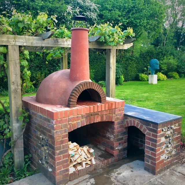 ford_logs's tweet photo. Ford Logs can supply you with quality kiln dried logs for your pizza oven! 👍
We are happy to be partnered with Browning Ovens supplying bespoke, handcrafted wood burning pizza ovens 🔥 🍕
https://t.co/8zunhvVFYT
#pizzaoven #browningovens #welovepizza #welovelogs https://t.co/kk6cKRfhDX